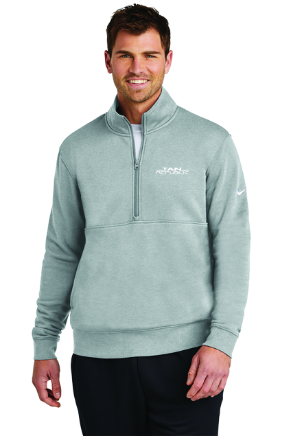 Nike Club Fleece Sleeve Swoosh 1/2-Zip w/Embroidered Logo